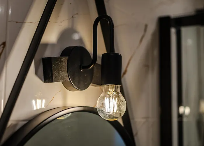 Apartament No 28 & *