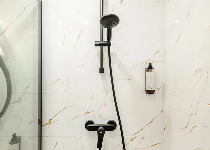 Apartament No 28 & *