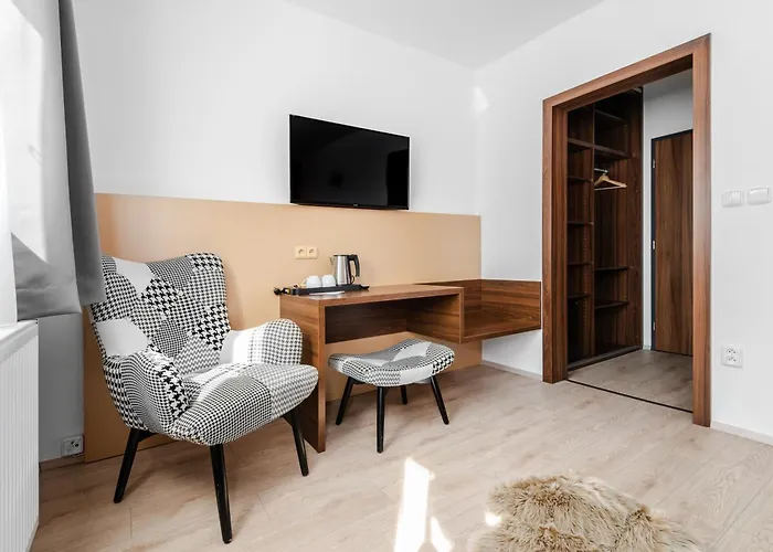 No 28 & Apartament *