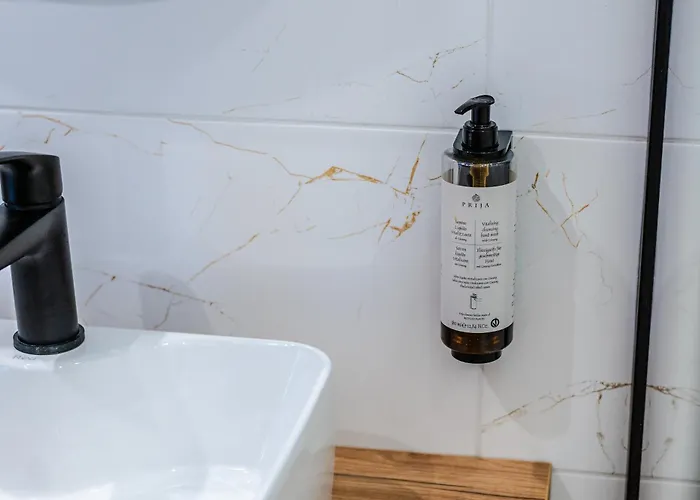 No 28 & * Kutná Hora