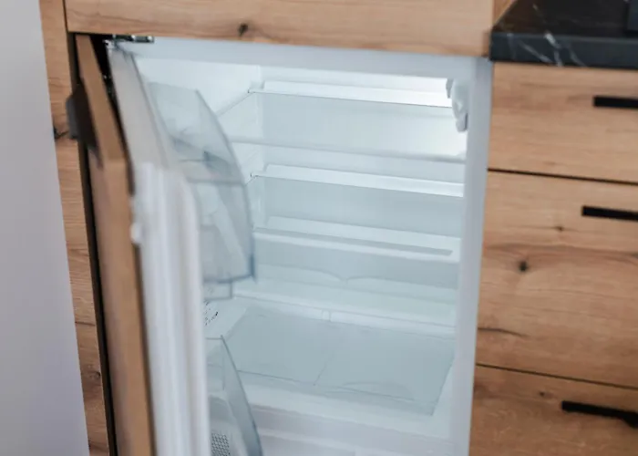 Apartament No 28 & *